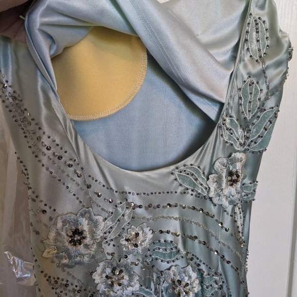STUNNING SILK Gown | M | Beaded & Sequined | Floral Appliques | ICE BLUE | EVC - Picture 16 of 16